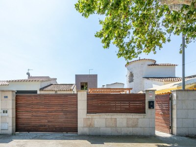 Villa Villa in Empuriabrava with Pool & Boat Mooring - Outdoor photo 12