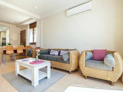 Villa Villa in Empuriabrava with Pool & Boat Mooring - Features photo 26