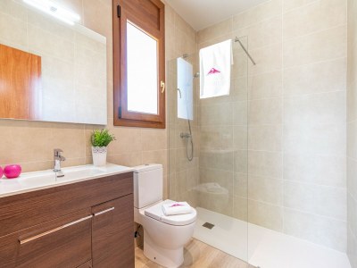 Villa Villa in Empuriabrava with Pool & Boat Mooring - Features photo 38