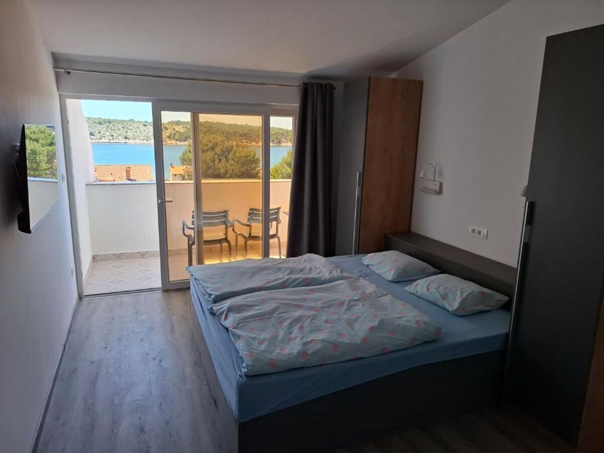 Apartment Rab Diving Mirko - Deluxe Double Room with Balcony and Sea View (2) - Features photo 5