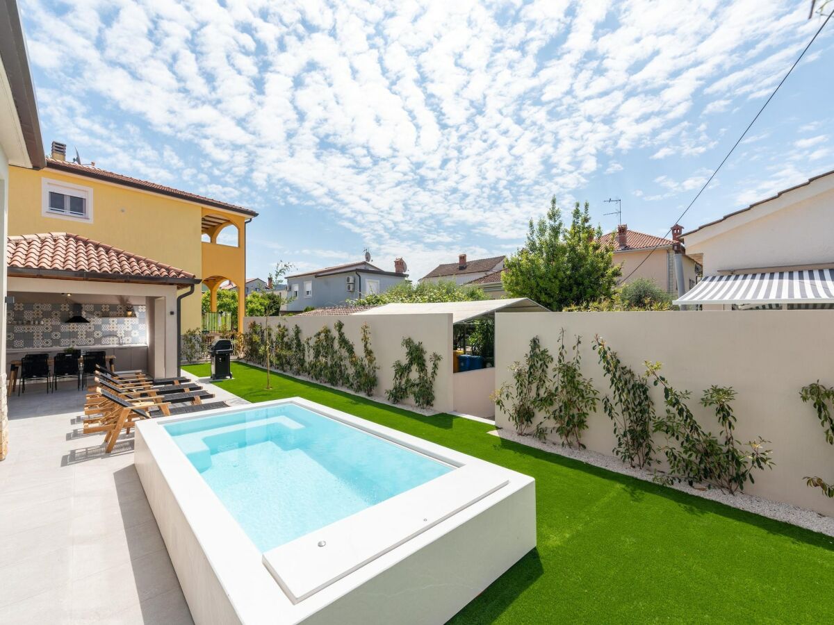 Holiday house Stylish Umag Villa Just 200 m from the Sea - Outdoor photo 2