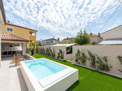 Holiday house Stylish Umag Villa Just 200 m from the Sea - Outdoor photo 2