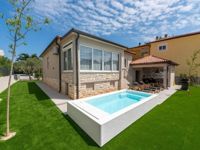 Holiday house Stylish Umag Villa Just 200 m from the Sea - Outdoor photo 7