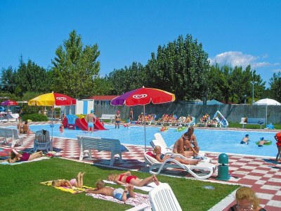 Holiday park Caravanpark San Benedetto in Peschiera - Outdoor photo 11