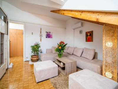 Apartment Apartments & Rooms Mara & Petrunjela - One Bedroom Apartment with Balcony and Sea View - Features photo 11