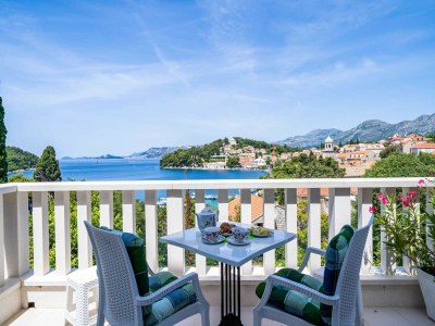 Apartment Apartments & Rooms Mara & Petrunjela - Double or Twin Room with Sea View - Outdoor photo 8