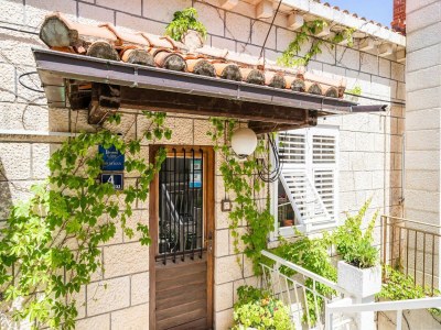 Apartment Apartments & Rooms Mara & Petrunjela - Double or Twin Room with Sea View - Outdoor photo 12