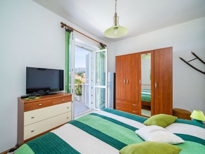 Apartment Apartments & Rooms Mara & Petrunjela - Double or Twin Room with Sea View - Features photo 18