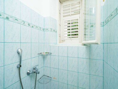 Apartment Apartments & Rooms Mara & Petrunjela - Double or Twin Room with Sea View - Features photo 27