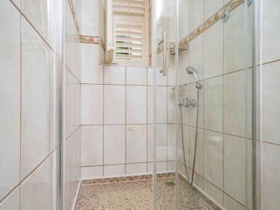 Apartment Apartments & Rooms Mara & Petrunjela - Deluxe Double Room with Sea View - Features photo 18