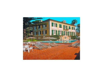 Holiday park Apartment in Imperia near the sea - Outdoor photo 8