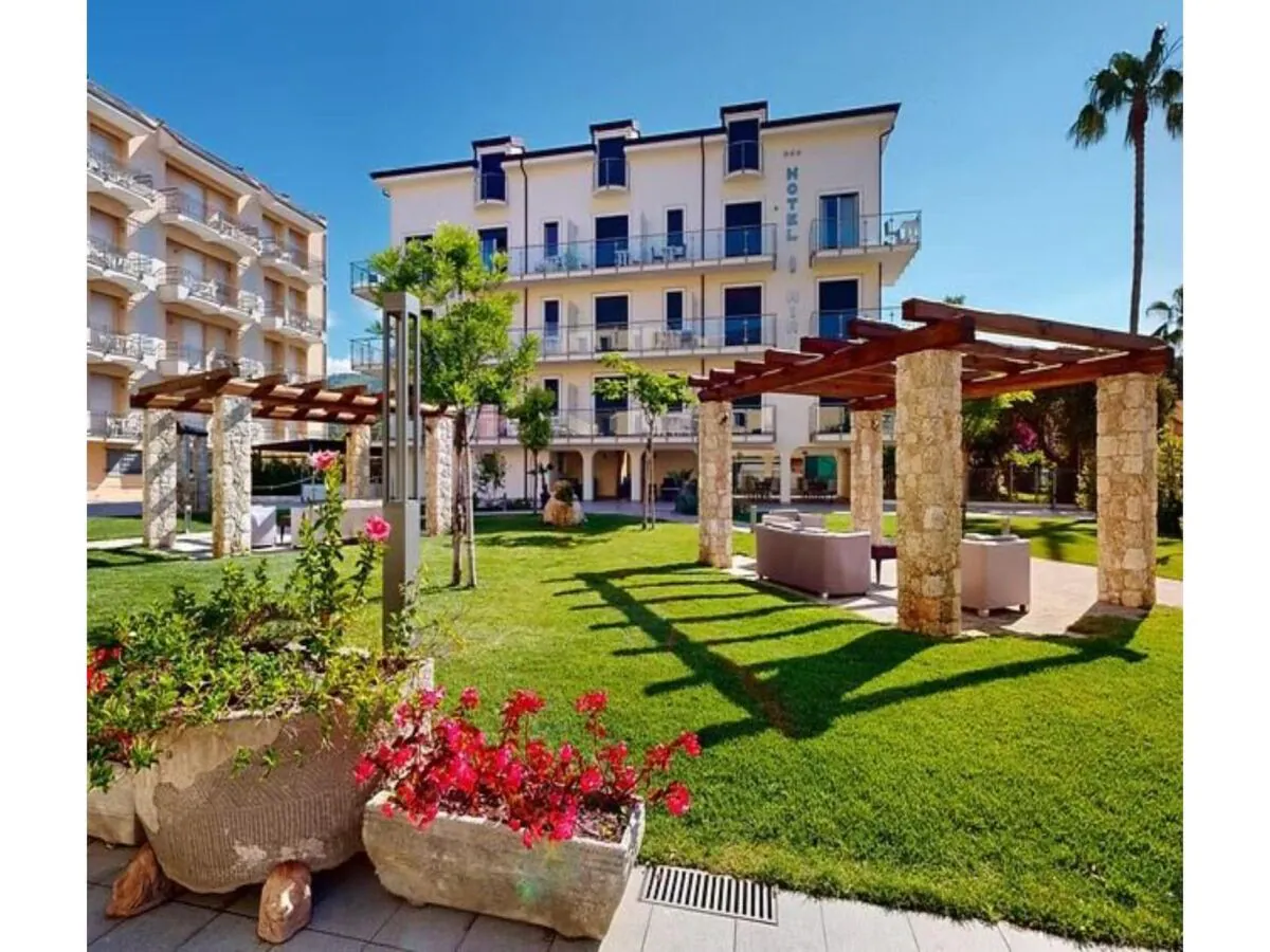 Apartment Relaxed Coastal Stay in Pietra Ligure - Outdoor photo 5