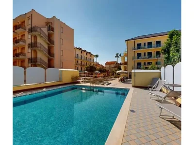 Apartment Relaxed Coastal Stay in Pietra Ligure - Outdoor photo 6