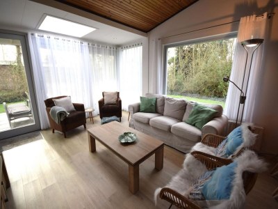 Bungalow House in Oostkapelle near Sandy Beach - Outdoor photo 4