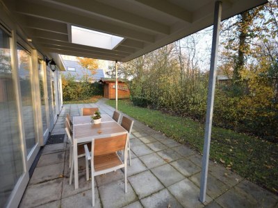 Bungalow House in Oostkapelle near Sandy Beach - Outdoor photo 5