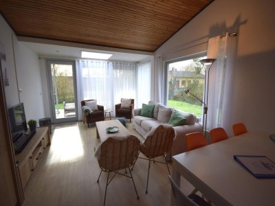 Bungalow House in Oostkapelle near Sandy Beach - Outdoor photo 7