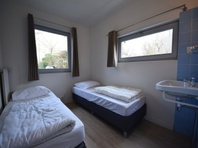 Bungalow House in Oostkapelle near Sandy Beach - Outdoor photo 12