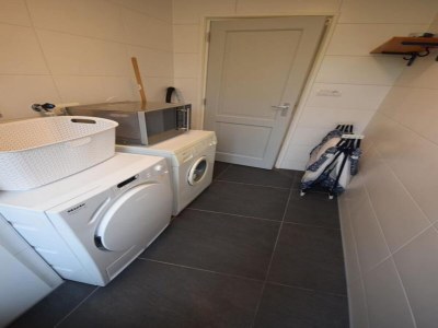 Bungalow House in Oostkapelle near Sandy Beach - Outdoor photo 19