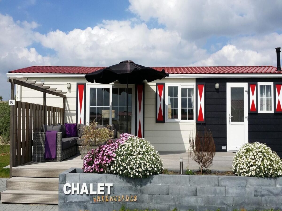 Chalet 4 person chalet on family park in Veere