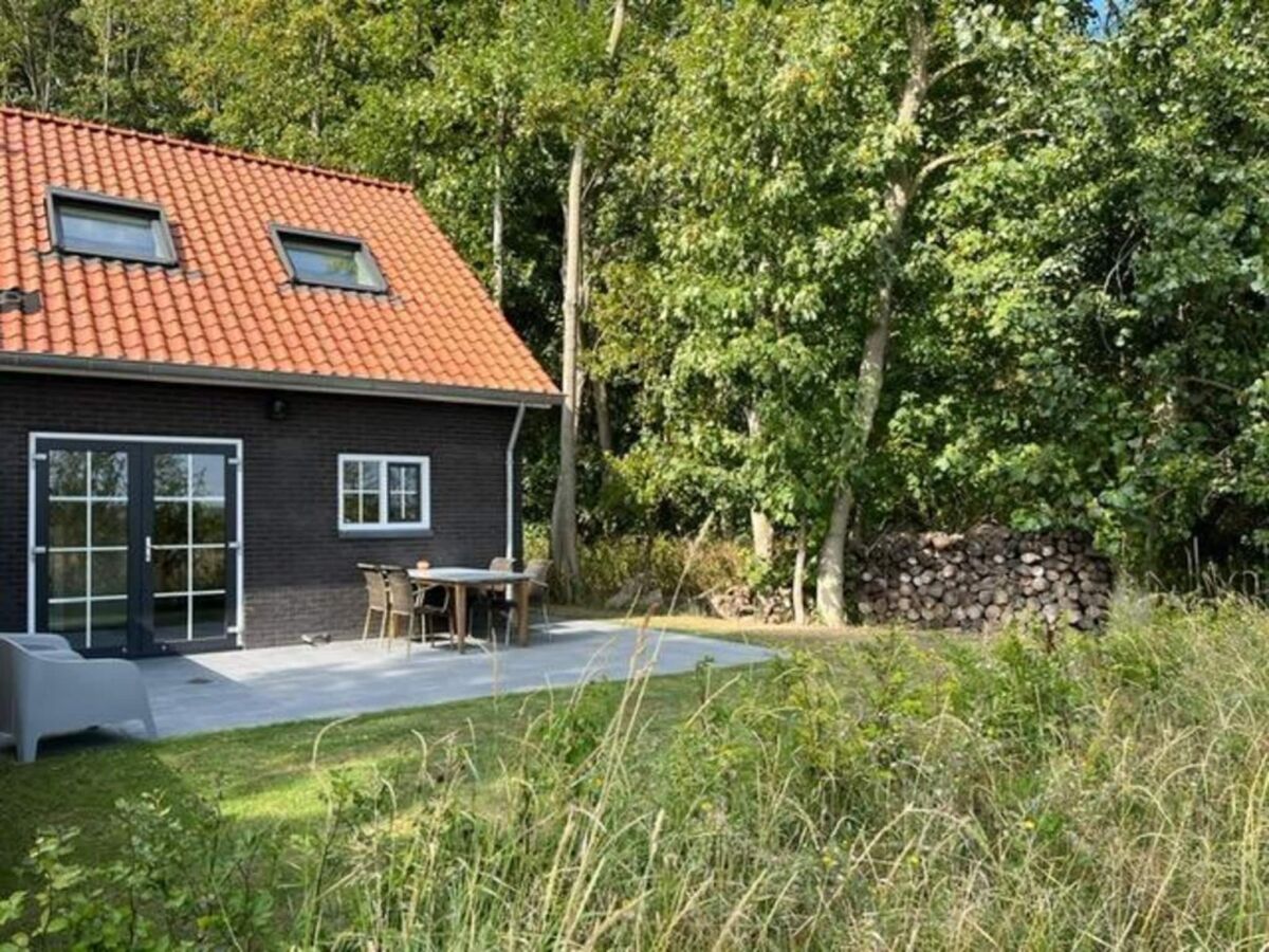Villa 4-person semi-detached holiday home in Oostkapelle