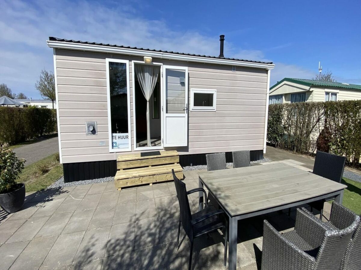 Chalet 4-person mobile home on Julianahoeve in Renesse - Outdoor photo 2