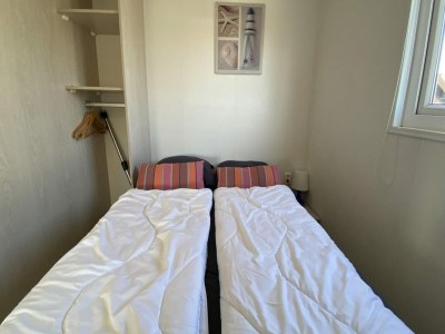 Chalet 4-person mobile home on Julianahoeve in Renesse - Outdoor photo 15