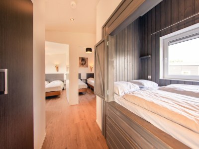 Holiday house Welcoming holiday home with garden - Features photo 32