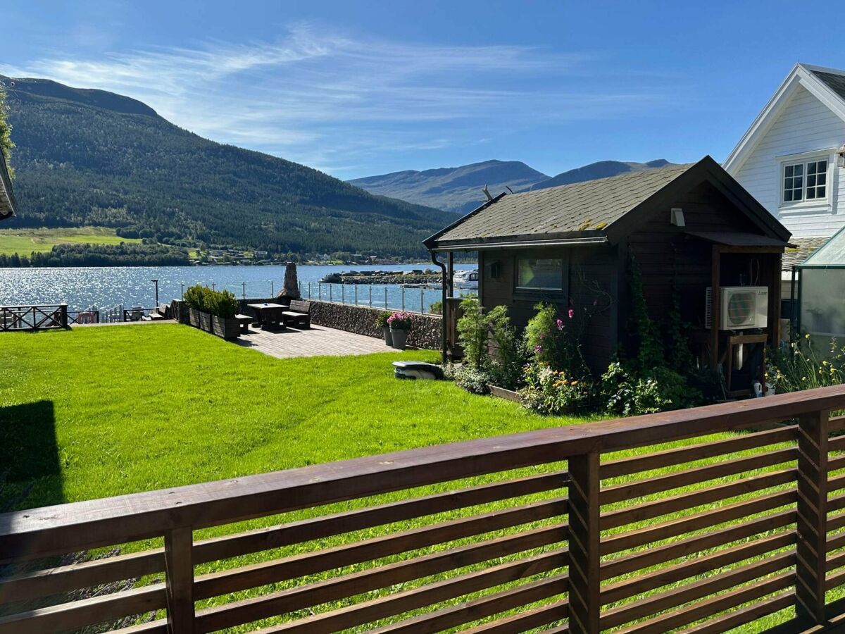Apartment 4 Personen Ferienhaus in Eidsvåg