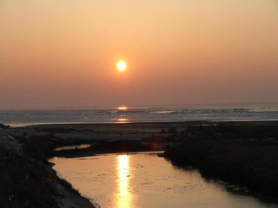 Chalet Inviting Hollum Chalet near Golf Course - Environment photo 18