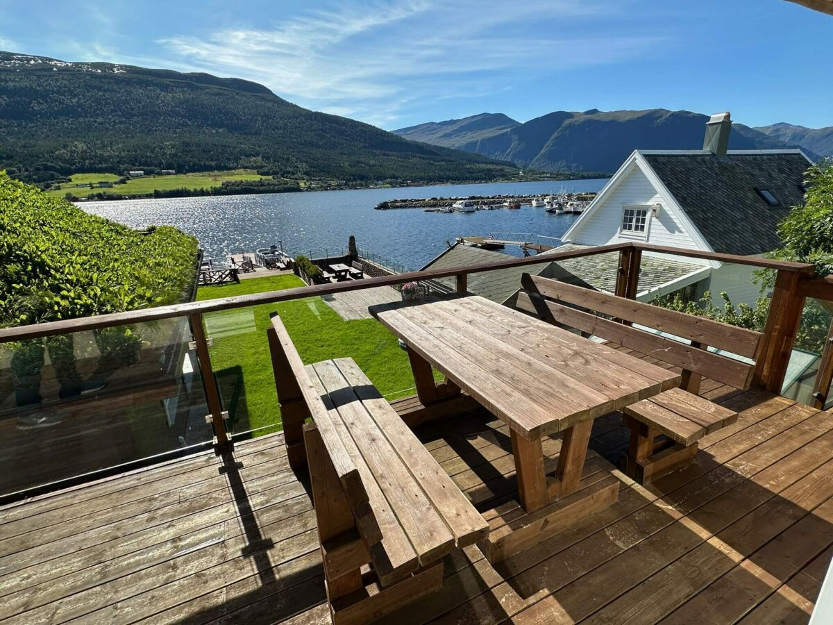 Apartment 4 Sterne Ferienhaus in Eidsvåg