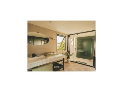 Holiday house 6-Guest Escape with Private Garden & Wi-Fi - Features photo 6