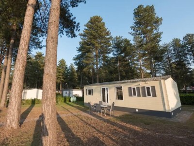 Holiday house Zentraler Rückzugsort mit 3 Schlafzimmern in Ravel - Outdoor photo 2