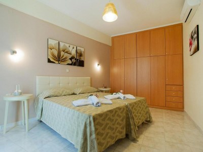 Holiday park Panormo Seaside Stay with Fireplace - Features photo 7