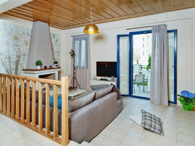 Holiday park Panormo Seaside Stay with Fireplace - Features photo 10