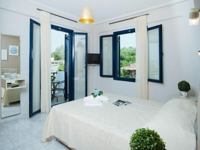 Holiday park Panormo Seaside Stay with Fireplace - Features photo 15