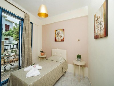 Holiday park Panormo Seaside Stay with Fireplace - Features photo 16