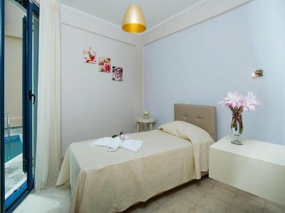 Holiday park Panormo Seaside Stay with Fireplace - Features photo 17