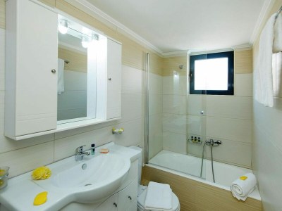 Holiday park Panormo Seaside Stay with Fireplace - Features photo 20