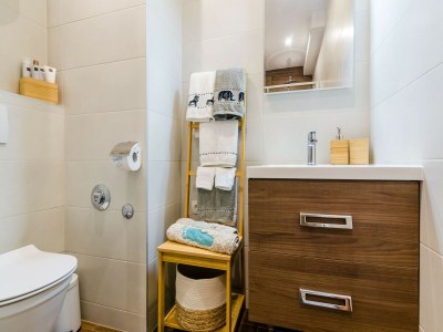 Apartment Apartment Moon River - Two-Bedroom Apartment with Terrace - Features photo 12