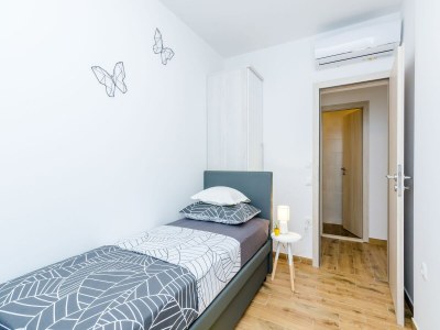 Apartment Apartment Moon River - Two-Bedroom Apartment with Terrace - Features photo 21