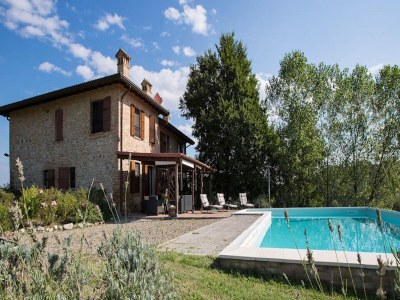 Holiday house Sunny holiday home with swimming pool - Outdoor photo 8