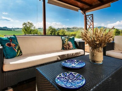 Holiday house Sunny holiday home with swimming pool - Outdoor photo 10