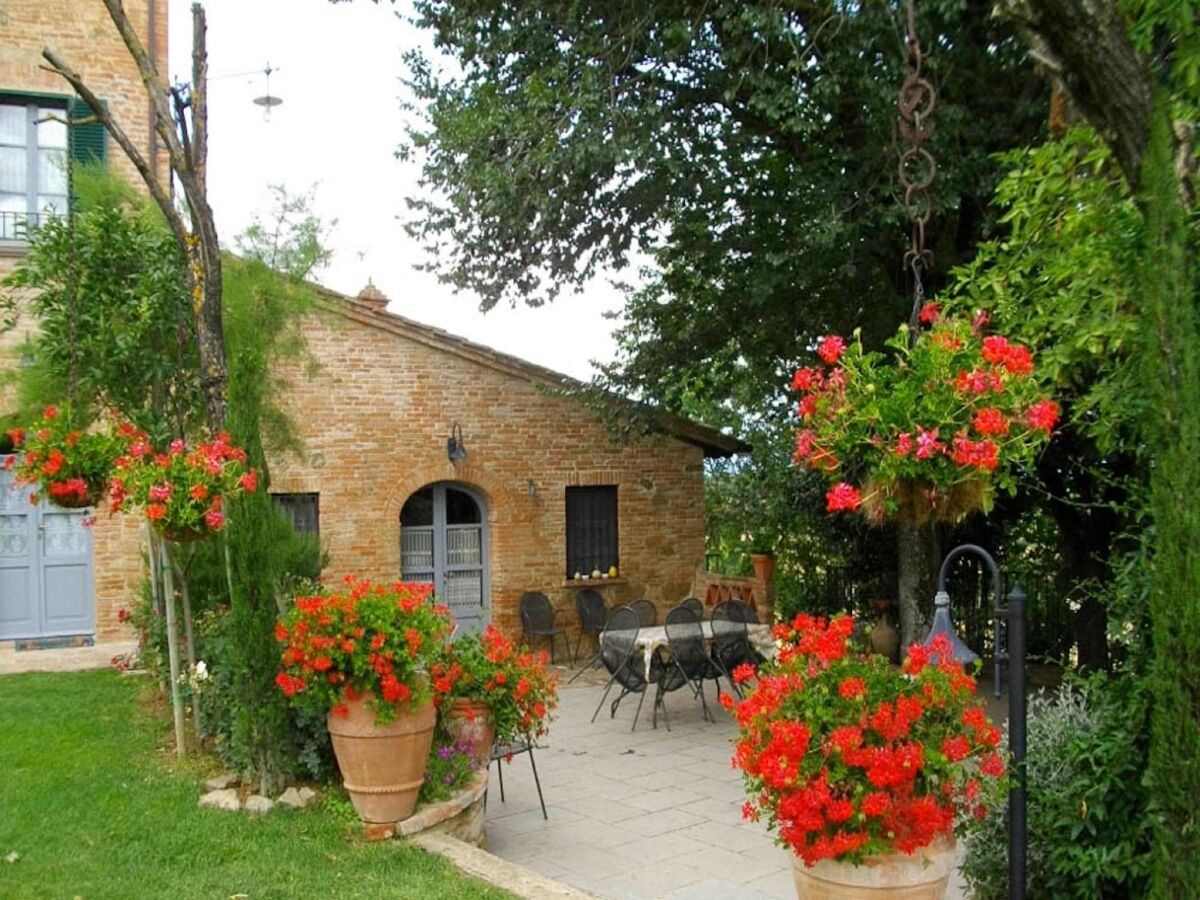 Castle Elegant Castle Stay with Pool - Outdoor photo 5