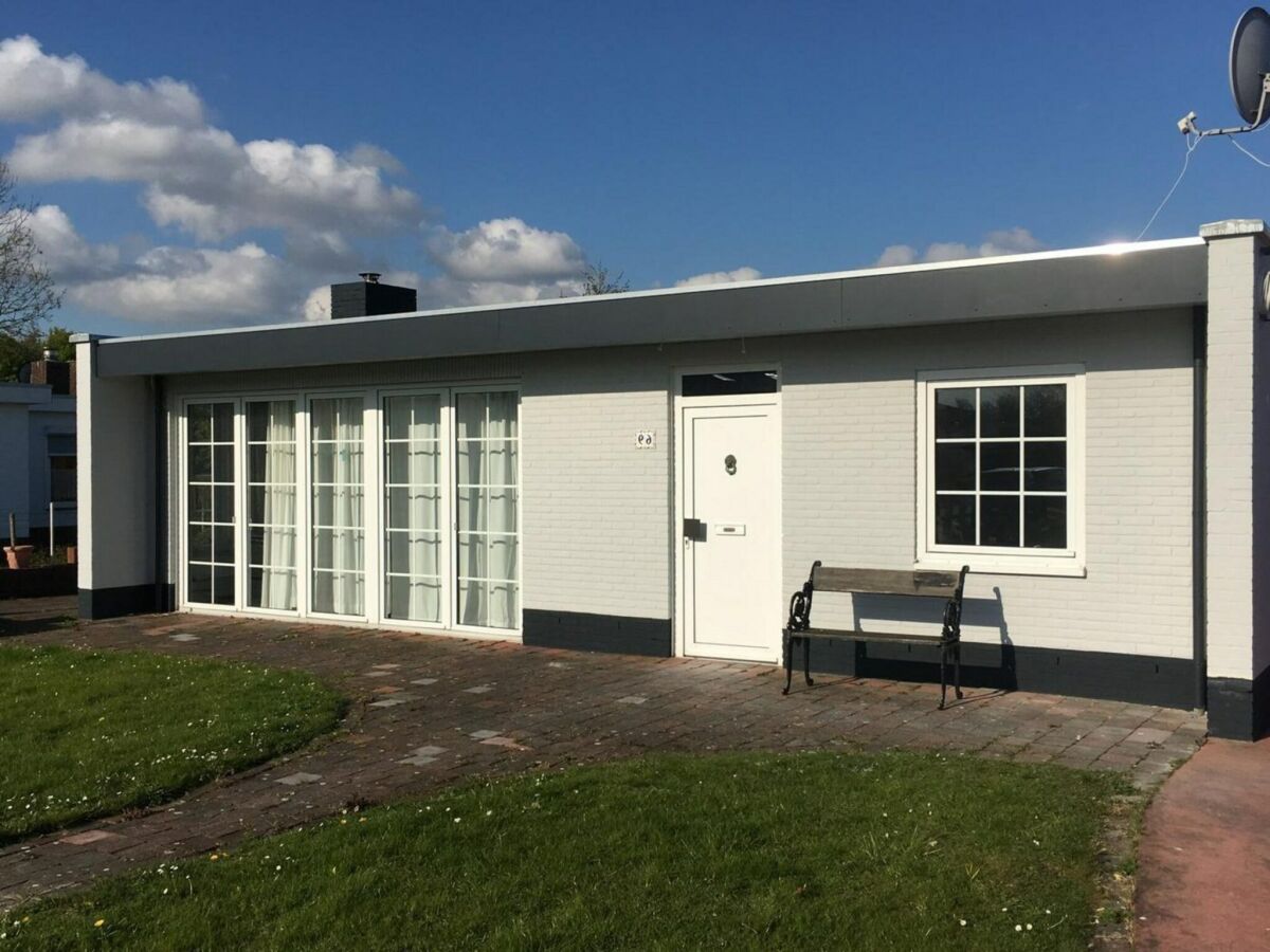 Holiday house Bungalow in Zeeland nahe dem Strand