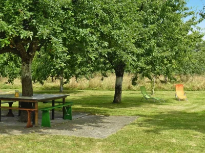 Holiday house House and huge garden surrounded by apple trees - Outdoor photo 2