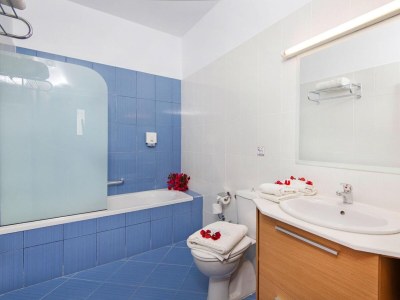 Holiday park Holiday home in Kiotari with a terrace - Features photo 17