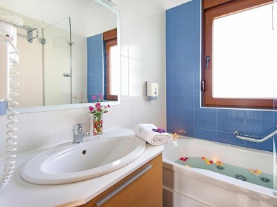 Holiday park Holiday home in Kiotari with a terrace - Features photo 19