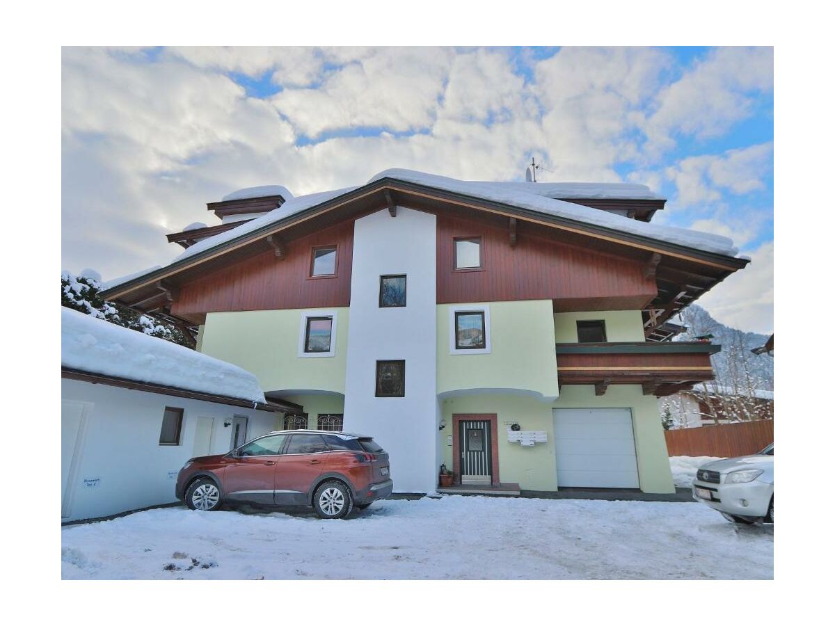 Holiday house No title