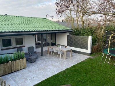 Holiday house near the beach with jacuzz in Sint Maartenszee - Holiday house