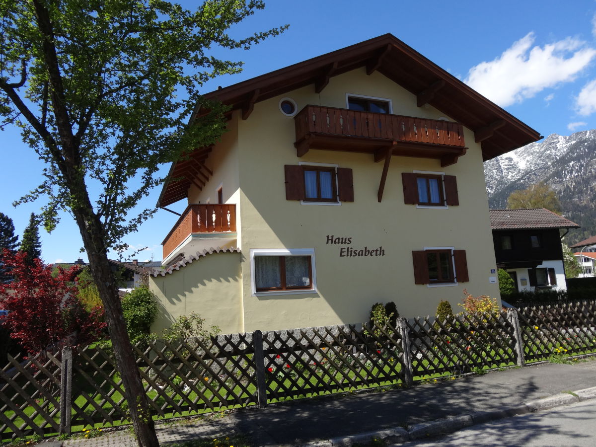 Holiday apartment Haus Elisabeth Apt. "Zugspitz"